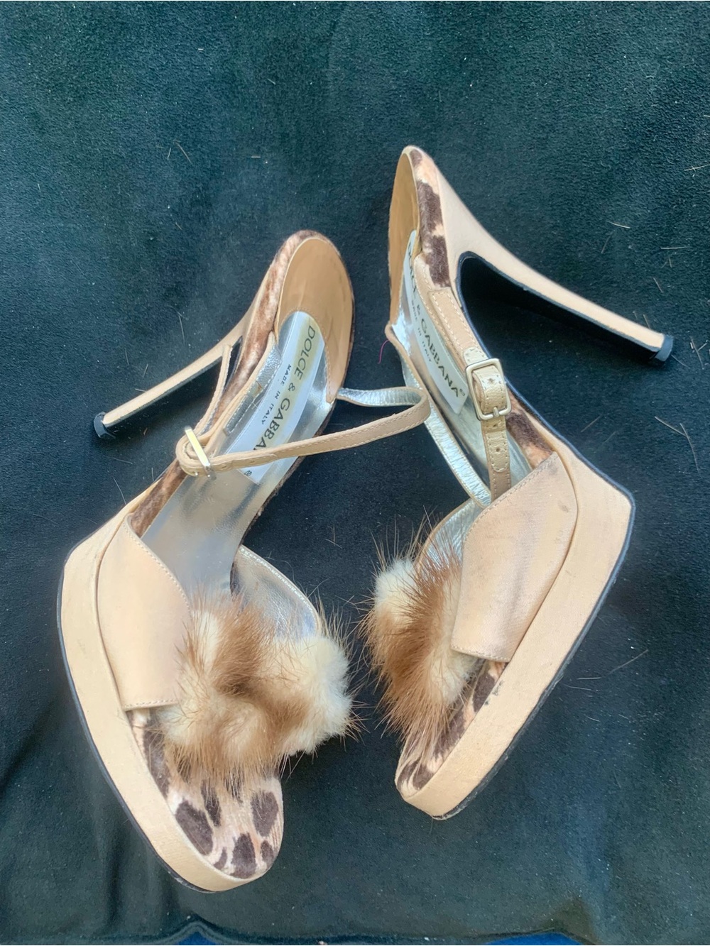 Vintage Dolce & Gabvana leather with fur animal print Sandals. - Picture 3 of 6